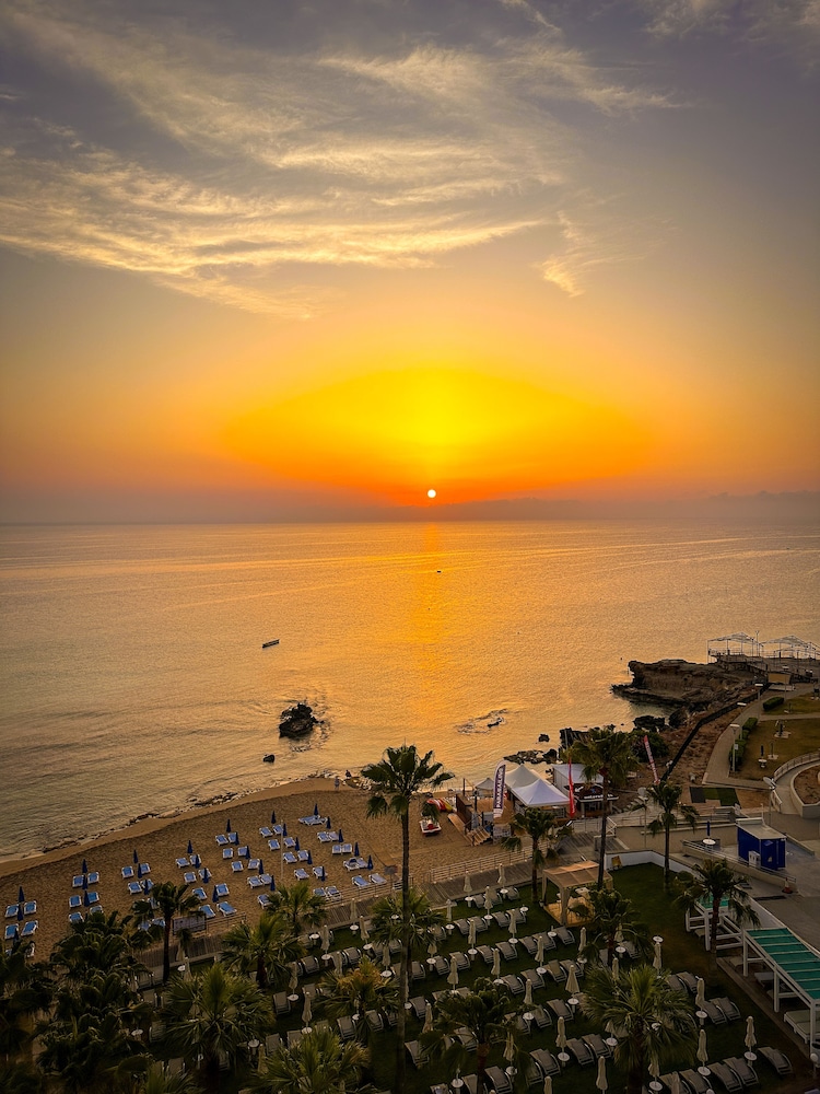 Silver Sands Beach Hotel 29/50