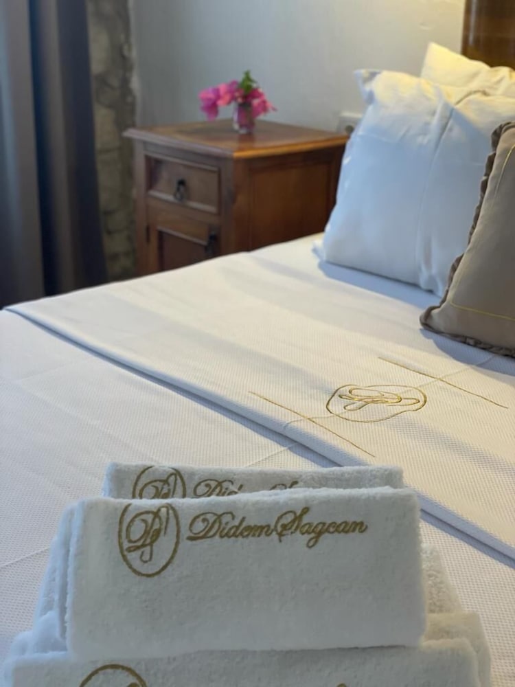Krem Hotel 16/50