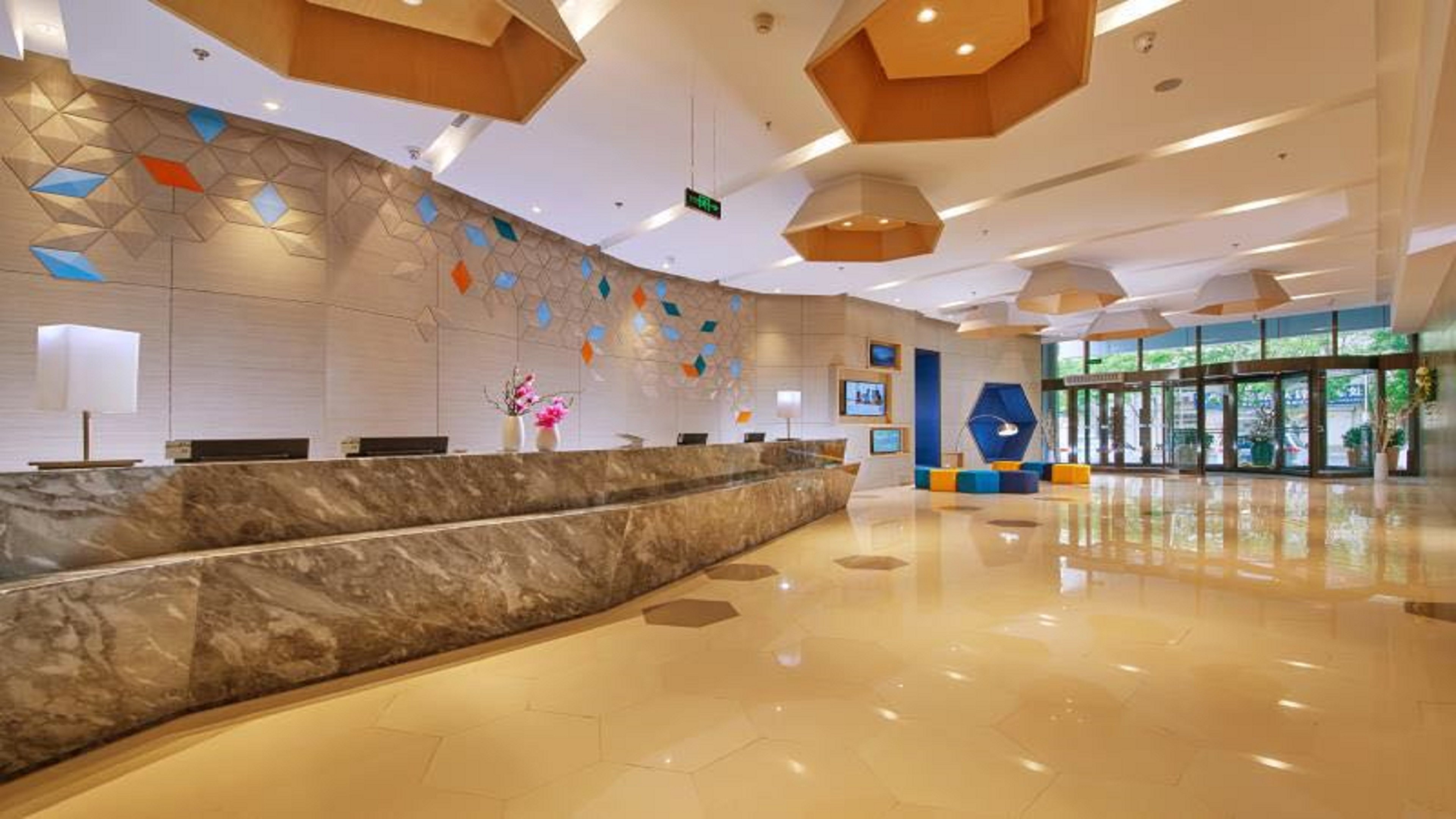 HOLIDAY INN EXPRESS PANJIN DOWNTOWN 4/64