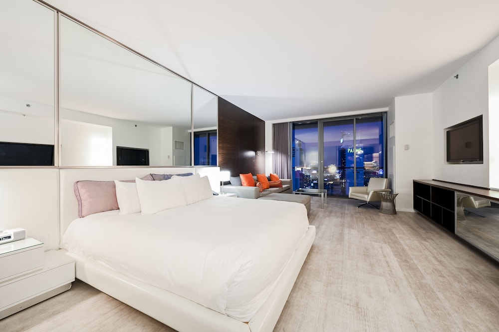 StripViewSuites at Palms Place 27/79