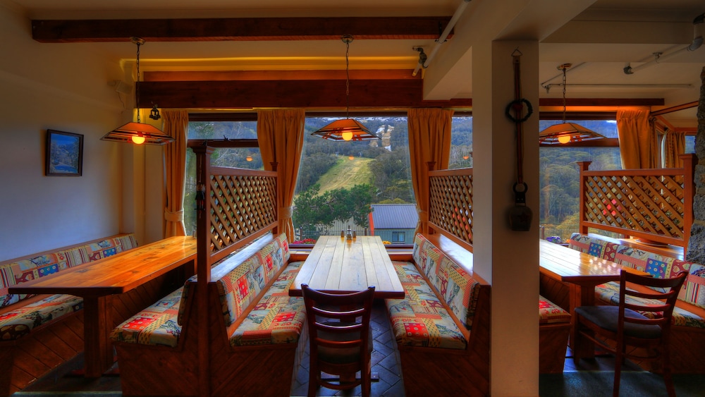 CANDLELIGHT LODGE 50/59