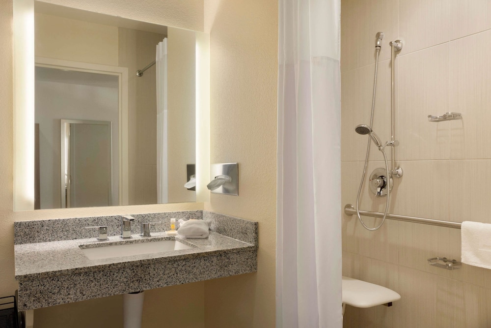 Days Inn & Suites by Wyndham Caldwell 9/29