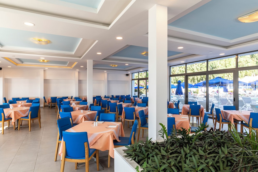 Belair Beach Hotel 36/50