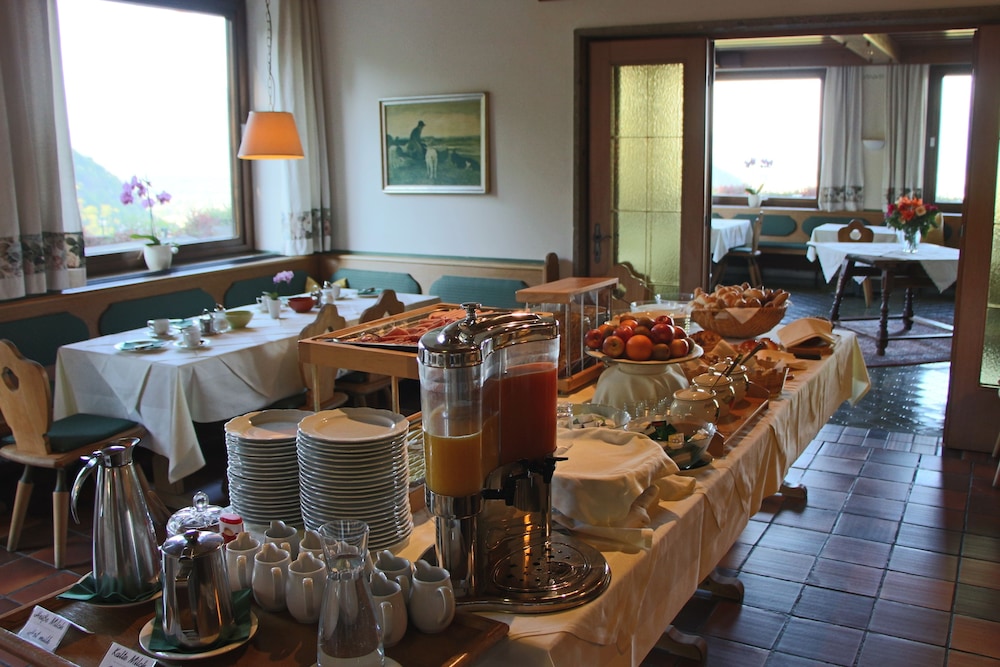 Hotel Schoene Aussicht 34/50