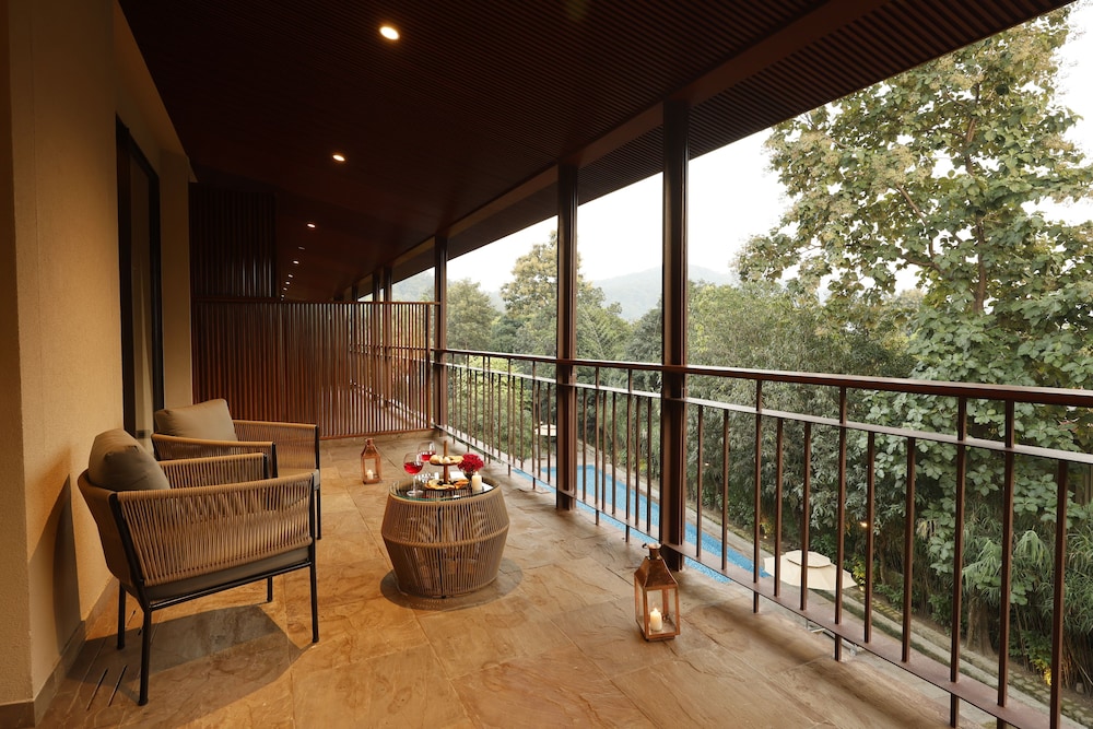 CORBETT RIVERVIEW RETREAT 34/66