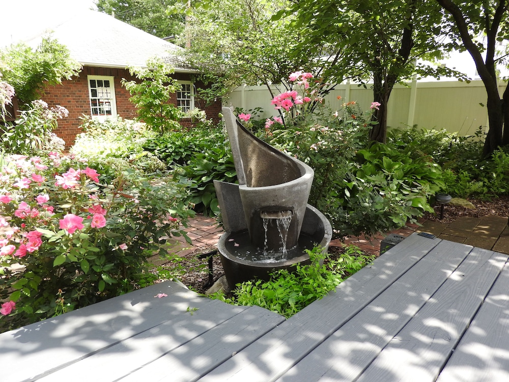 Champaign Garden Inn 42/50