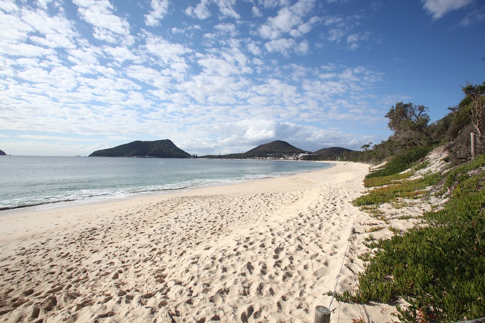Beachfront Shoal Bay 8/16