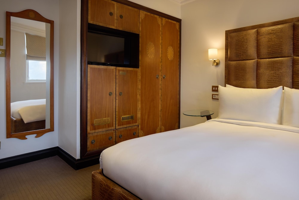 SUPERIOR, KING BED