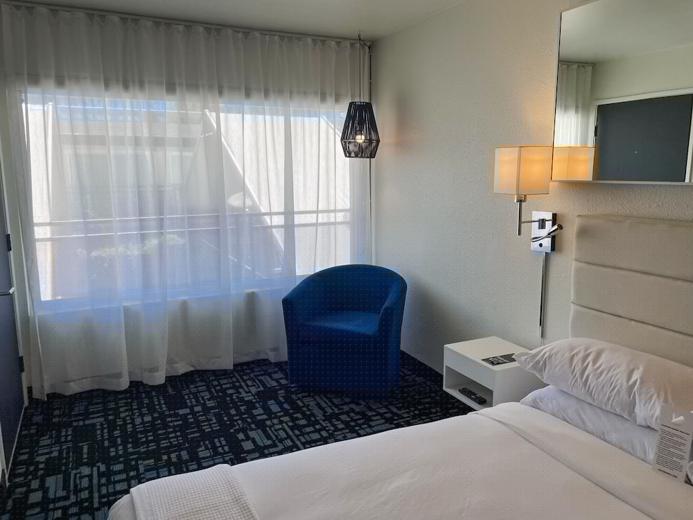 Jupiter Hotel 16/71