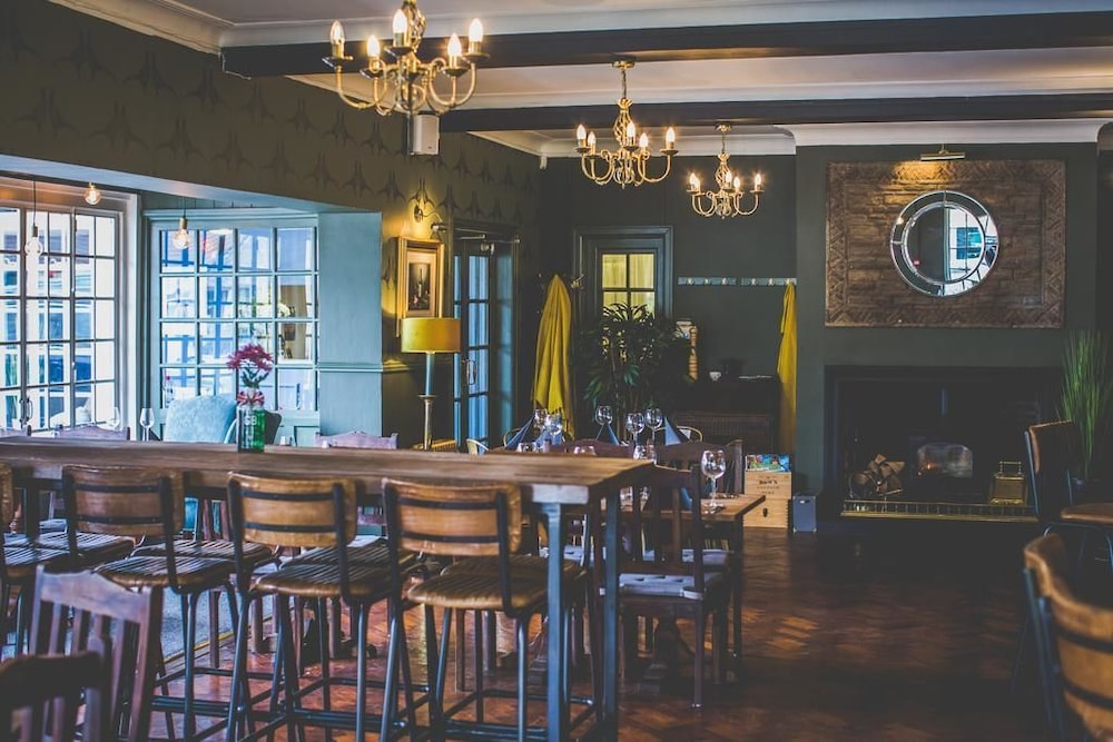Royal George Hotel 35/50