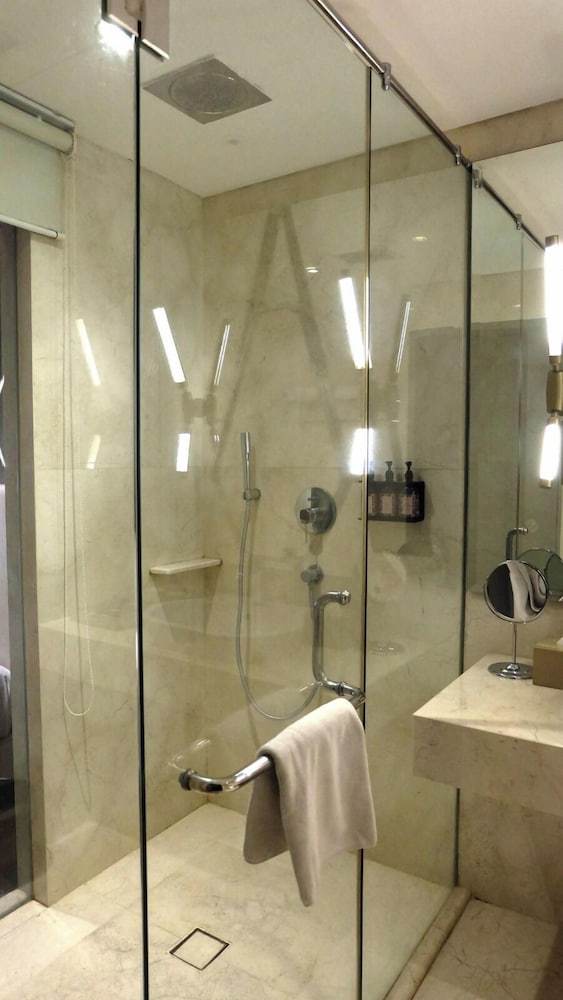 Goodrich Suites Jakarta 62/62