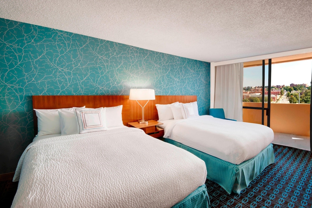 Fairfield Inn Suites By Marriott Charlotte Uptown 10/63