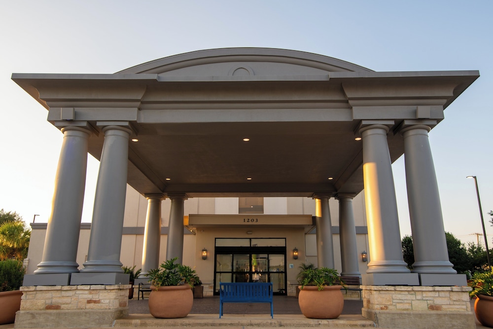 Holiday Inn Express Hotel Suites College Station 2/48
