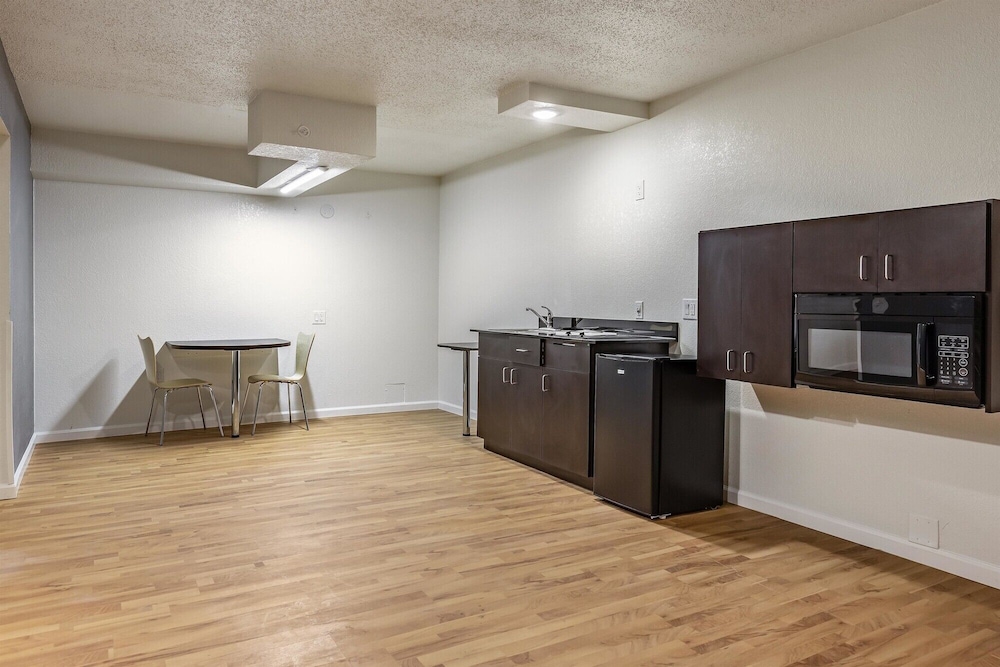 Studio6 Temple, TX 11/41