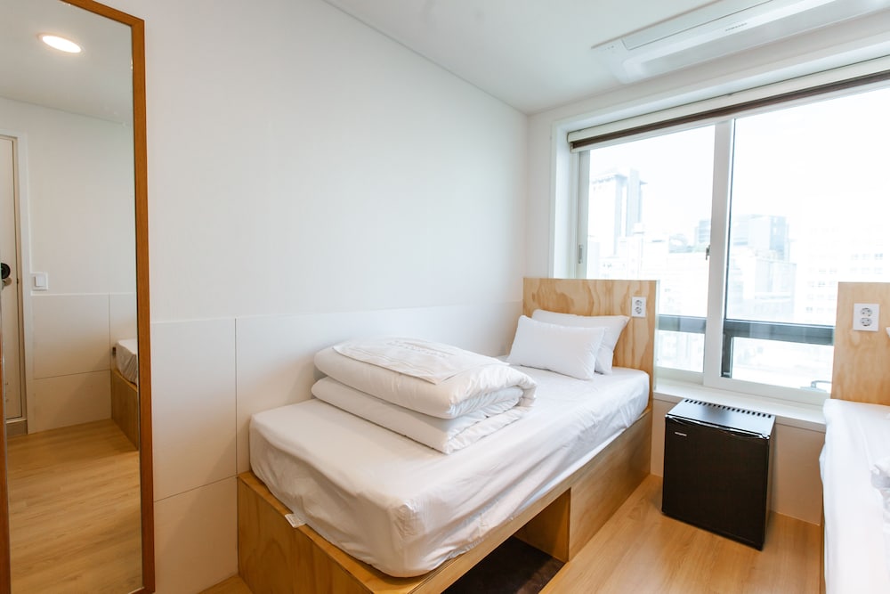 Step Inn Myeongdong 1 38/72