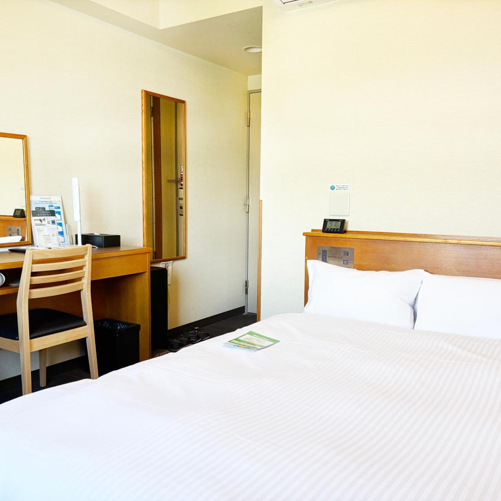 Semi Room, Semi Double Bed