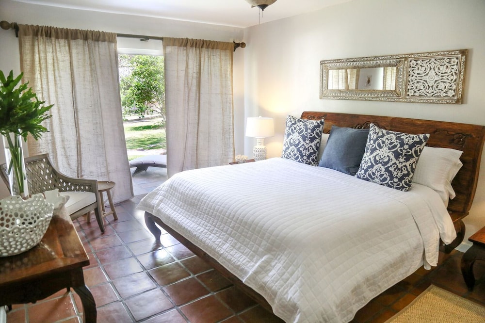 Villa Montana Beach Resort 28/75