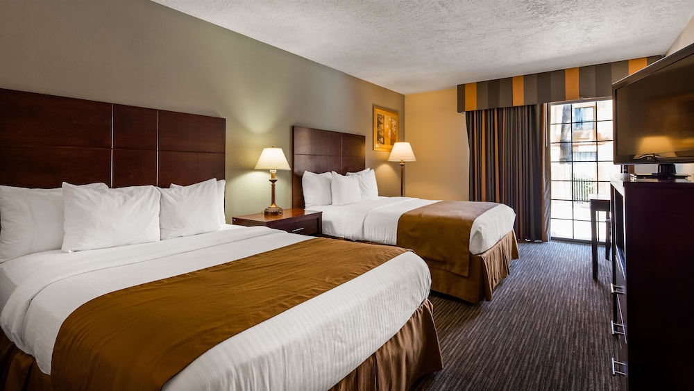 Best Western Green Valley Inn 15/40