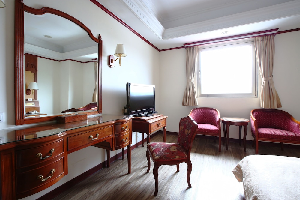 Hua Du Hotel 58/65