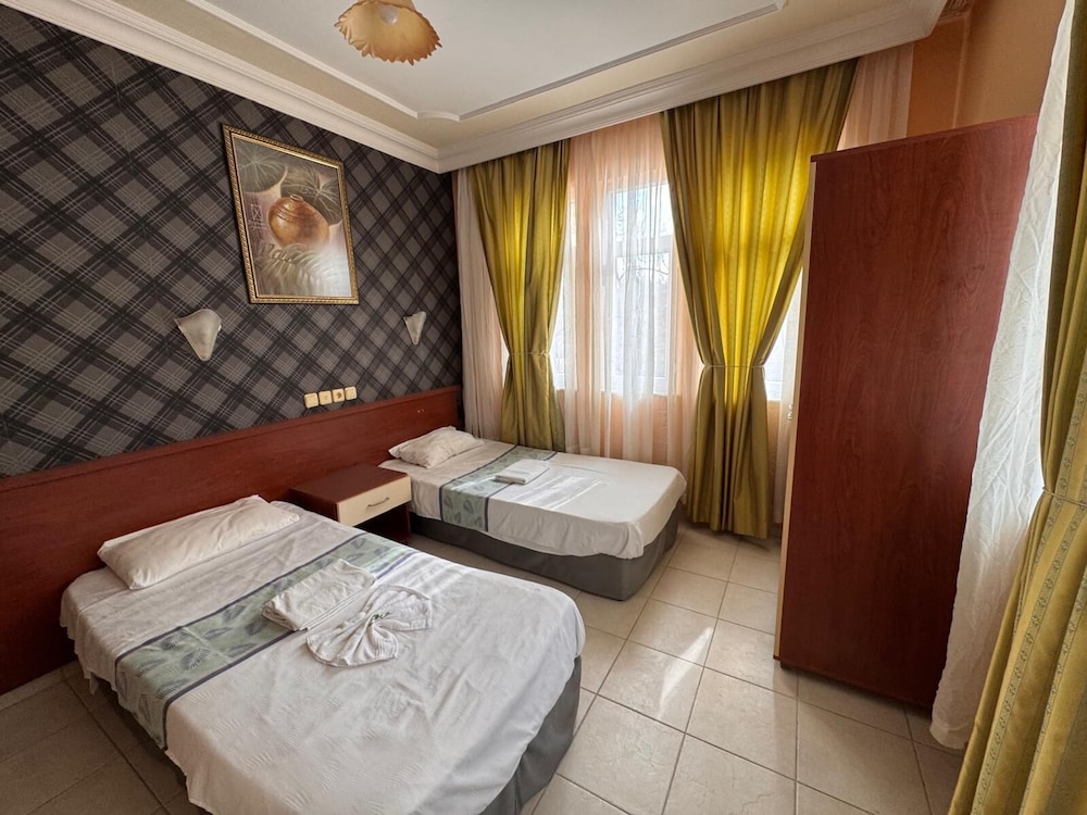 Grand Sem Hotel 12/58