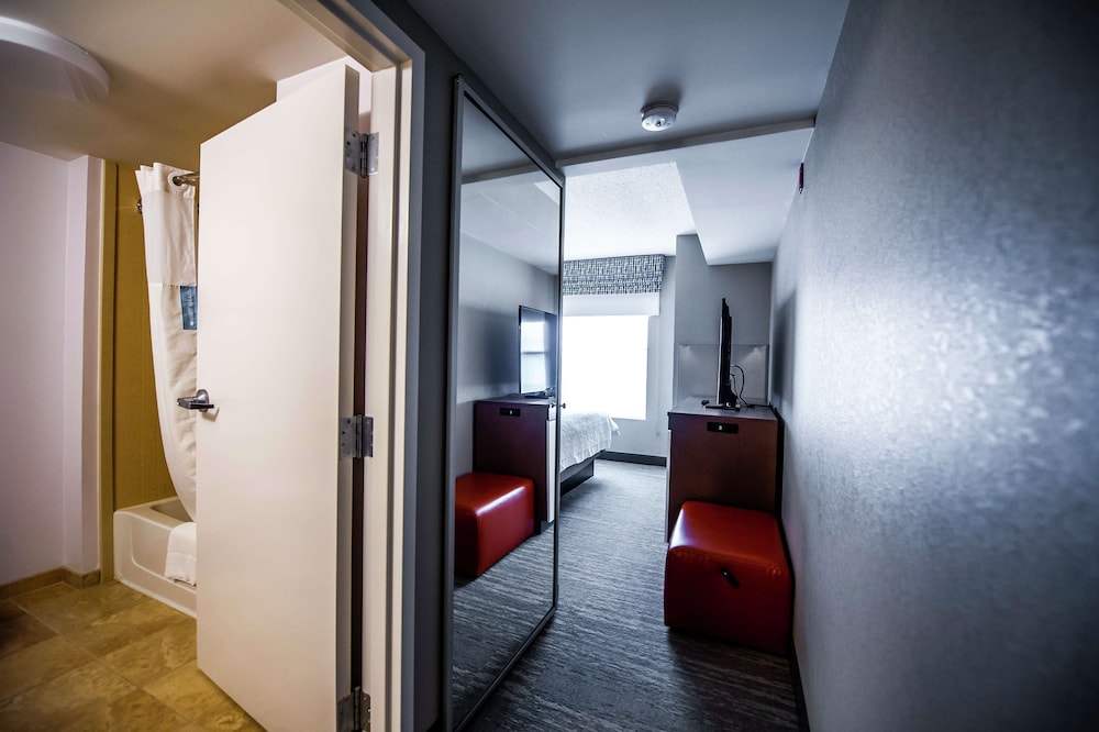 Hampton Inn South Kingstown-Newport Area 23/59