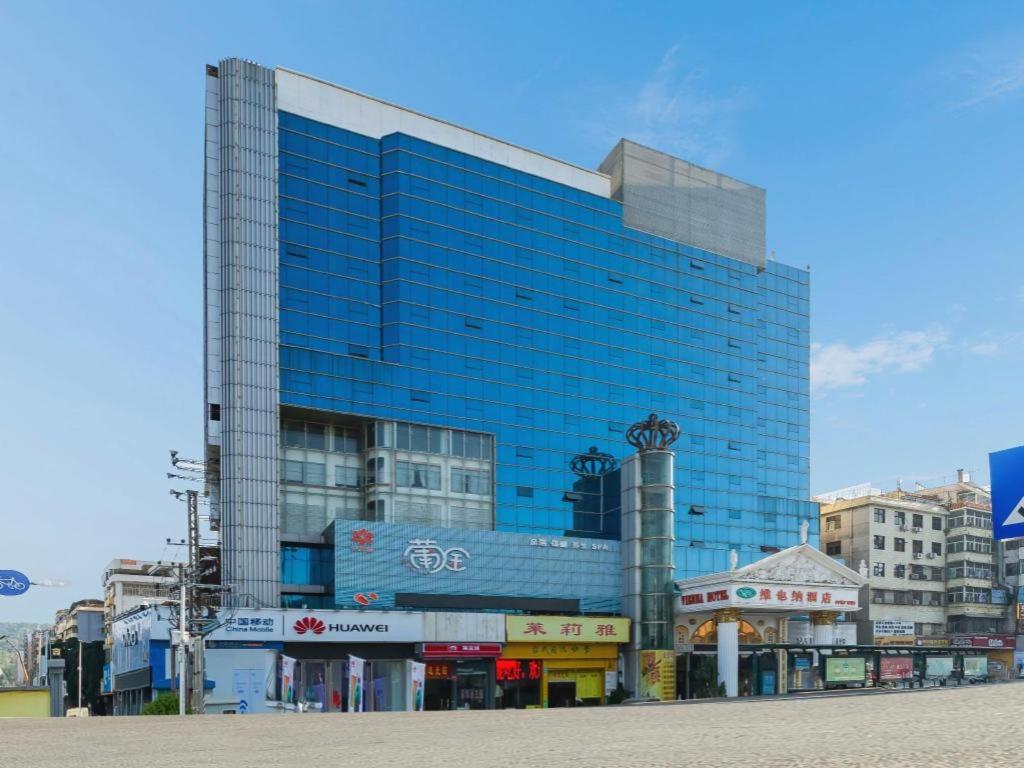 Vienna Hotel (Shenzhen Pinghu Center Metro Station) 7/42