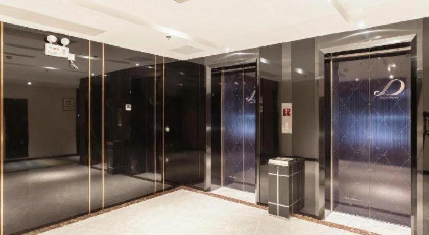 Xana Deluxe Hotel (Beijing Guanganmen Subway Station) 34/48