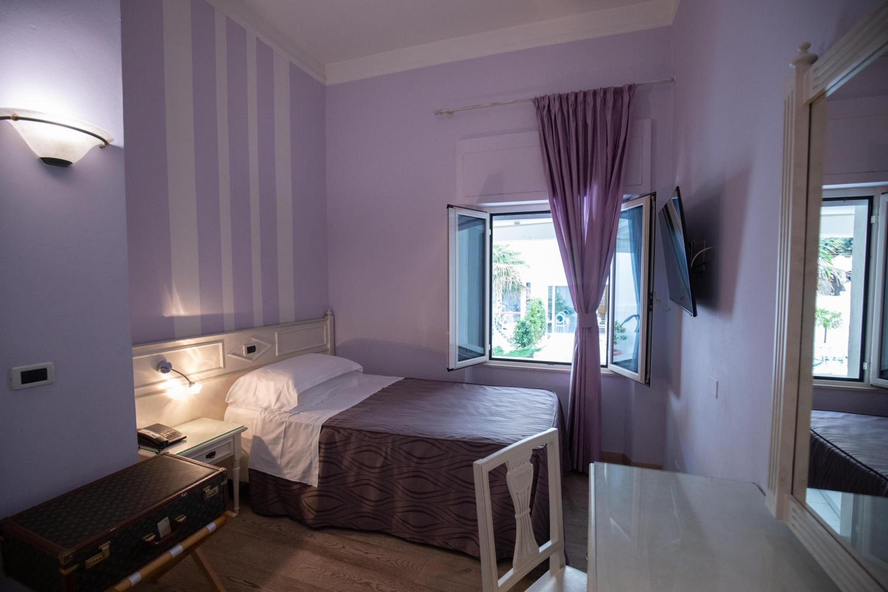 غرفة مفردة بإطلالة على الحديقة، Hotel London 2/8