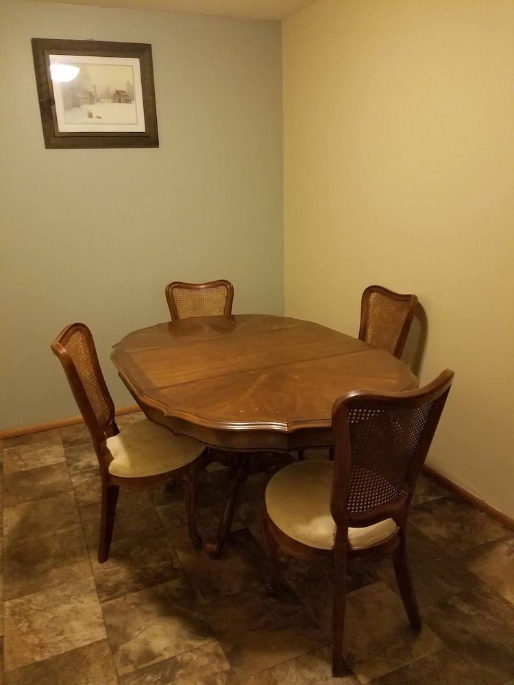 Dakota Rose Inn 28/35