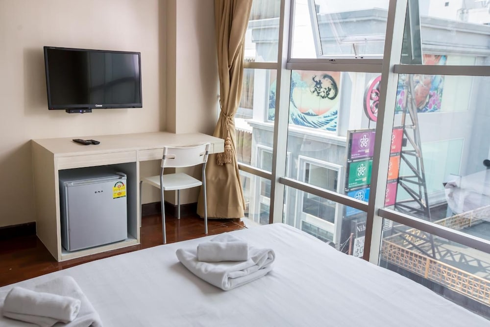 Snooze Hotel Thonglor Bangkok 8/53