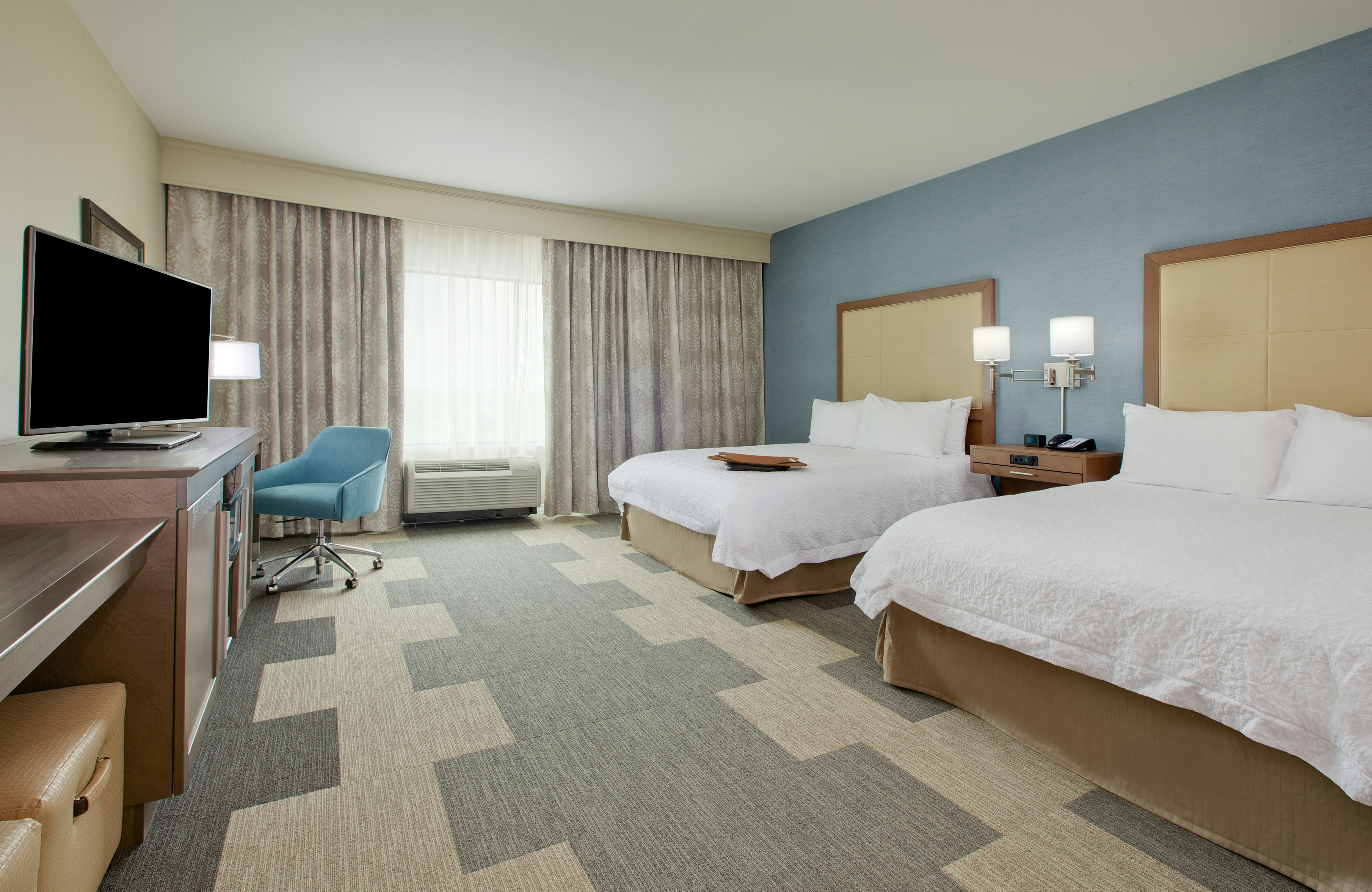 غرفة بسريرين كوين لذوي الإعاقة