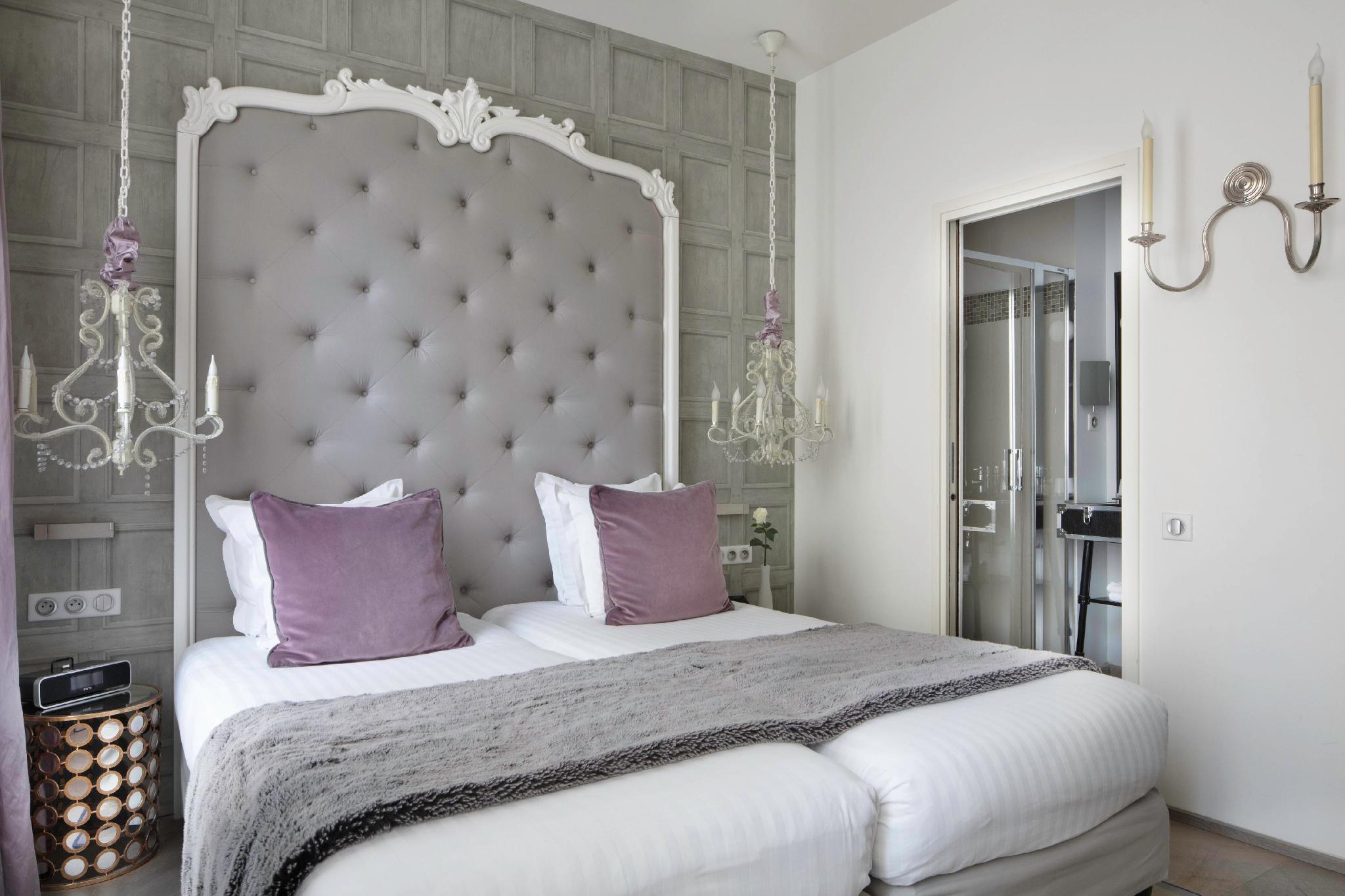 Standard, Twin Beds