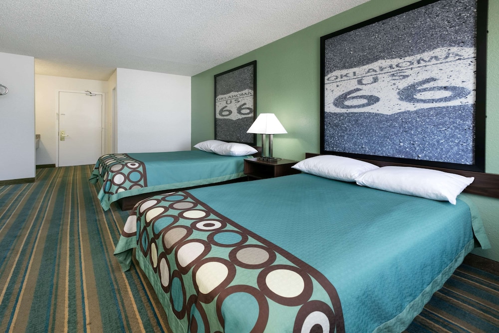 Super 8 by Wyndham Sapulpa Tulsa Area 13/30