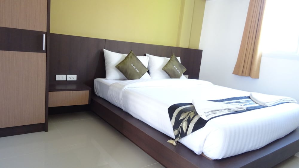 MM. Hill Hotel 18/58