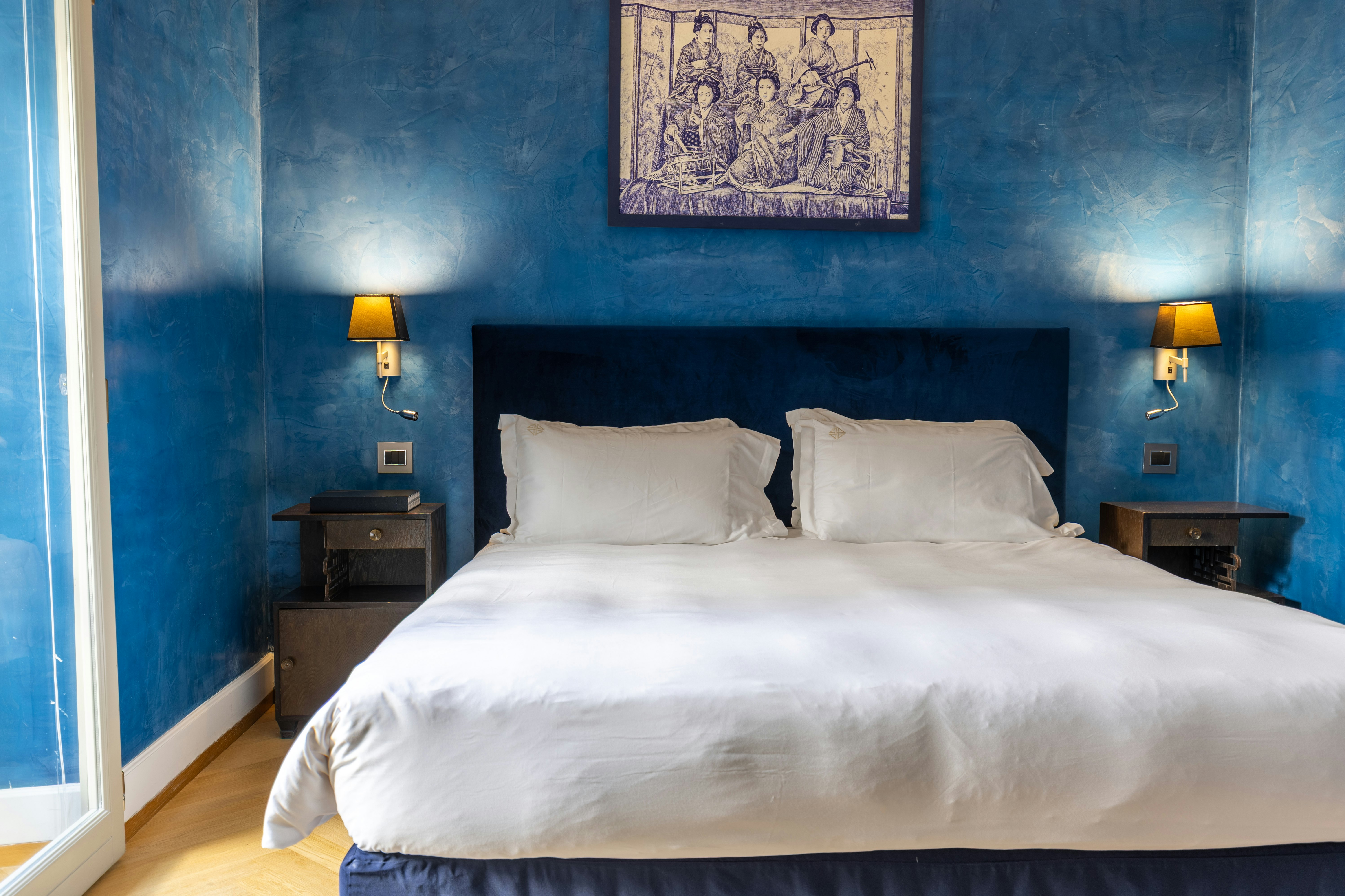 Courtyard, Suite