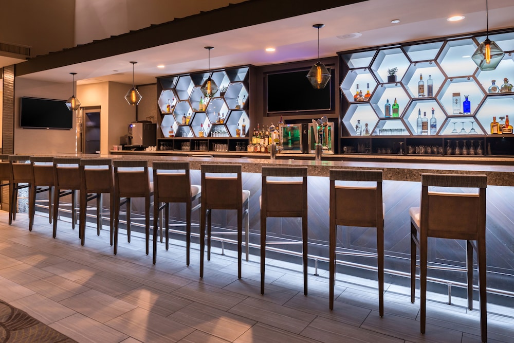 Jake's 58 Hotel & Casino 53/67