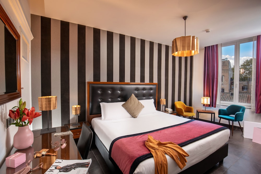 DELUXE, DOUBLE BED, CITY VIEW, TERRACE