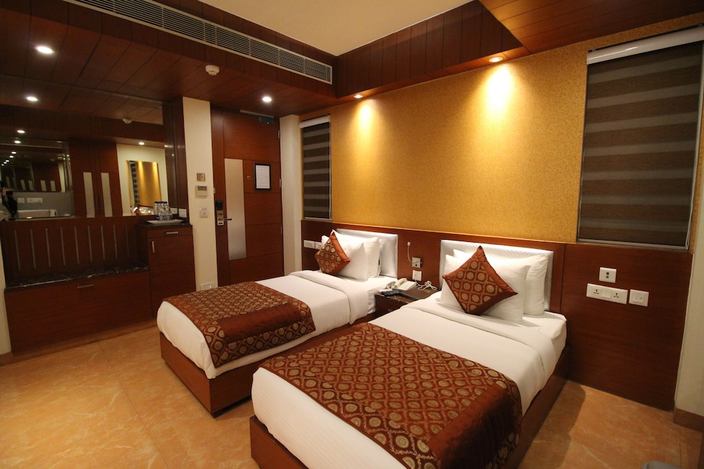 Hotel Golden Grand 13/51