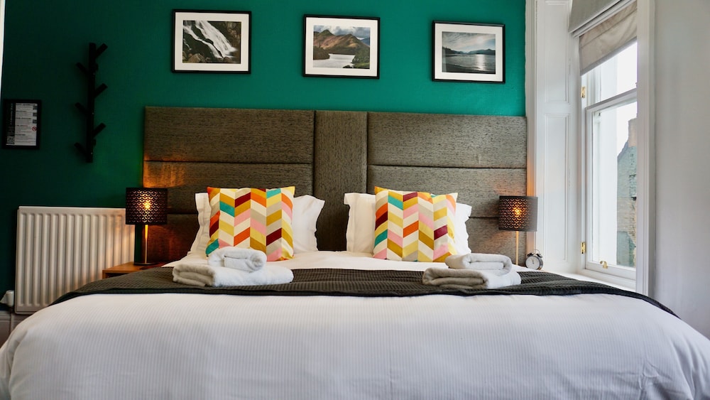 Greystoke House 6/50
