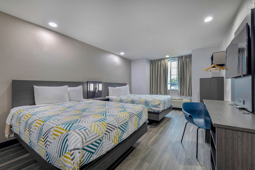 Motel6 Fort Worth, TX - Burleson 24/60