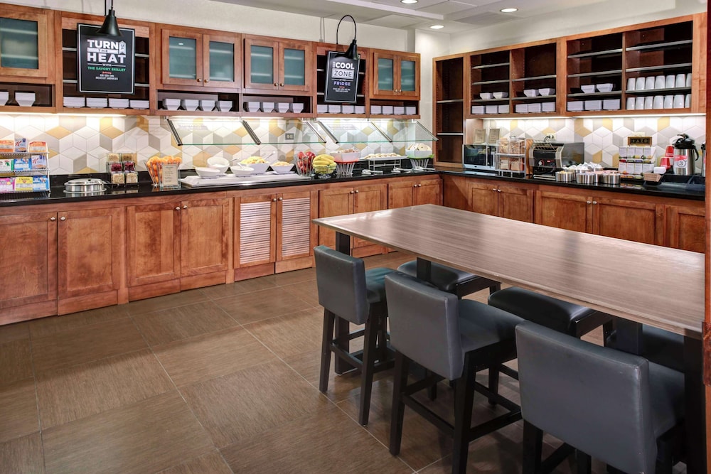 Hyatt Place Nashville Opryland 42/72