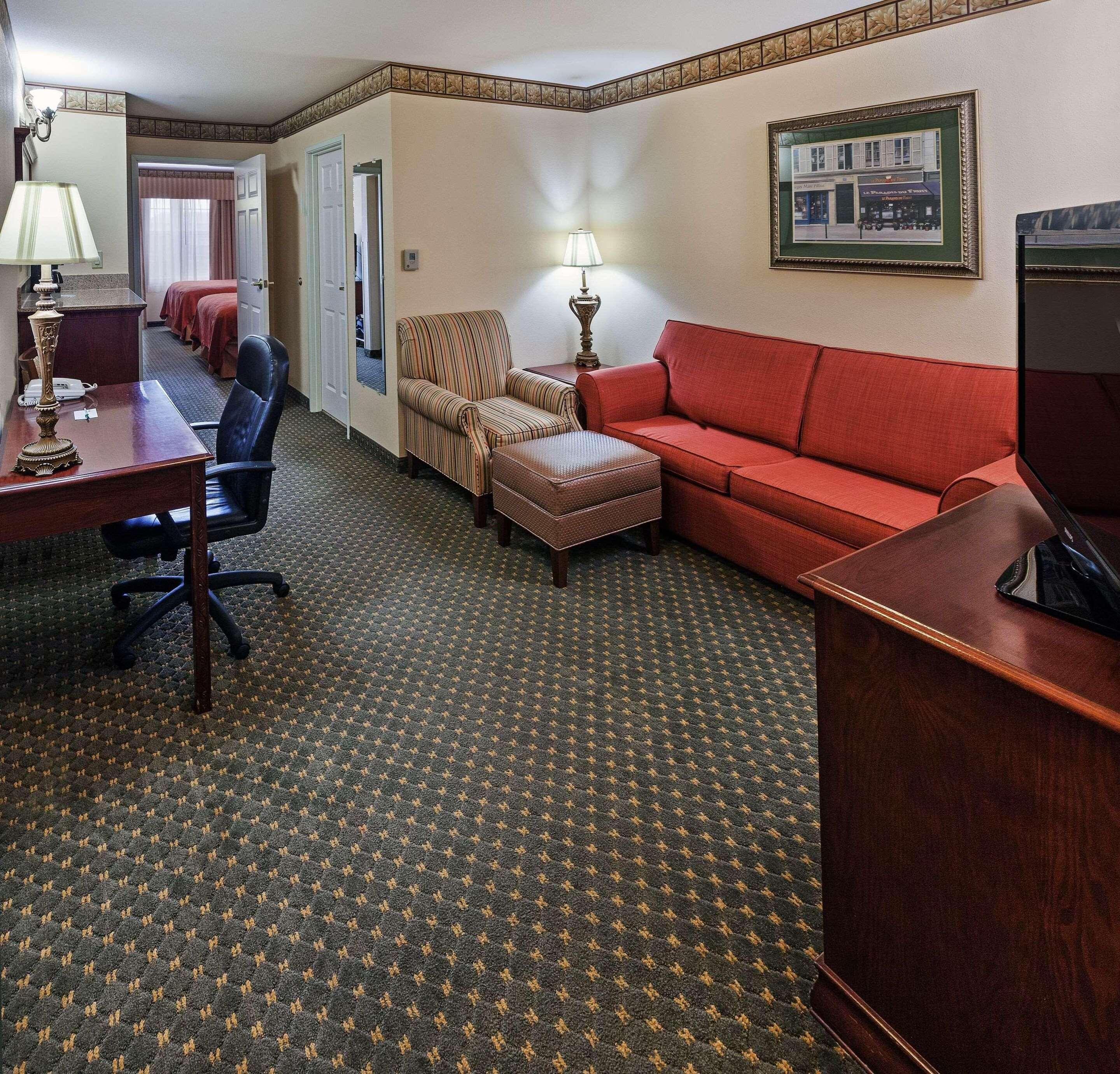 SUITE, 2 QUEEN BEDS, ACCESSIBLE