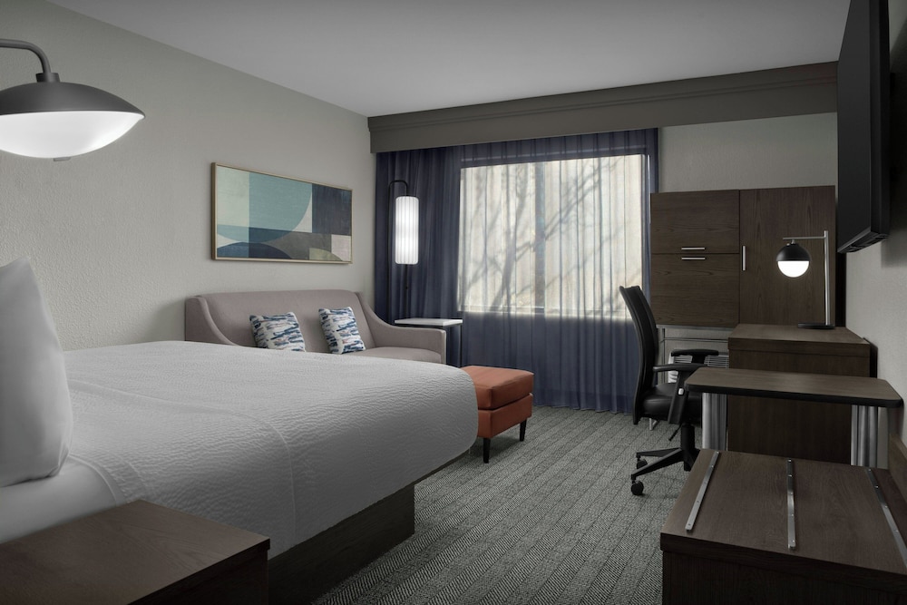 Courtyard by Marriott Waco 12/50