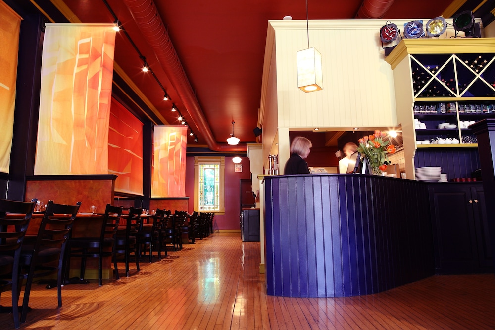 Foster's Inn 1/36