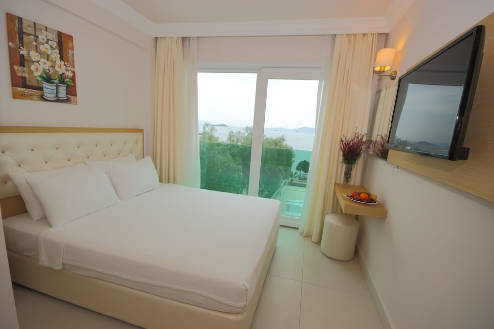 Dragut Point North Hotel 8/49