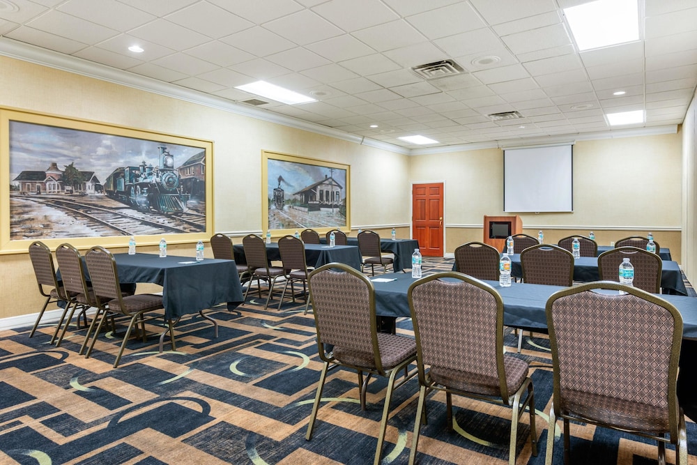 Quality Inn & Suites Palatka Riverfront 39/47