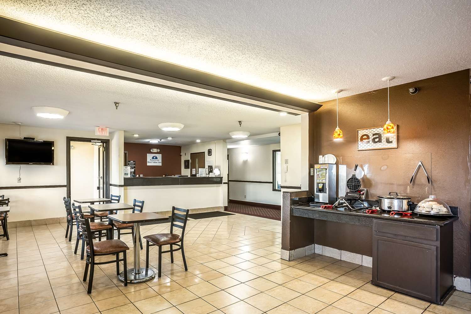 Super 8 by Wyndham Galesburg 9/14