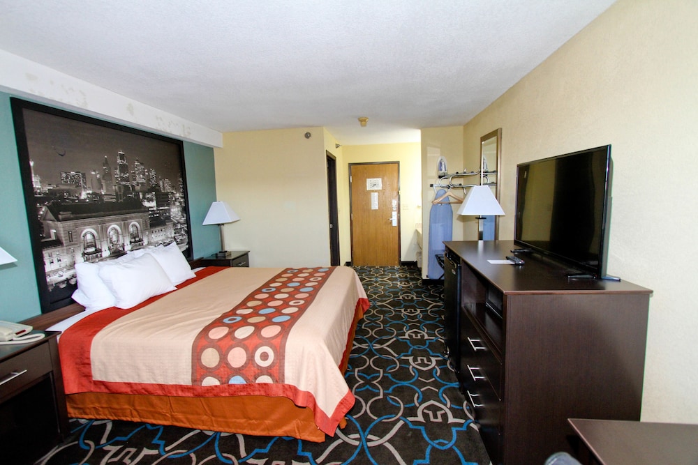 غرفة بسرير كينج لذوي الإعاقة، Super 8 By Wyndham Kansas City 2/10