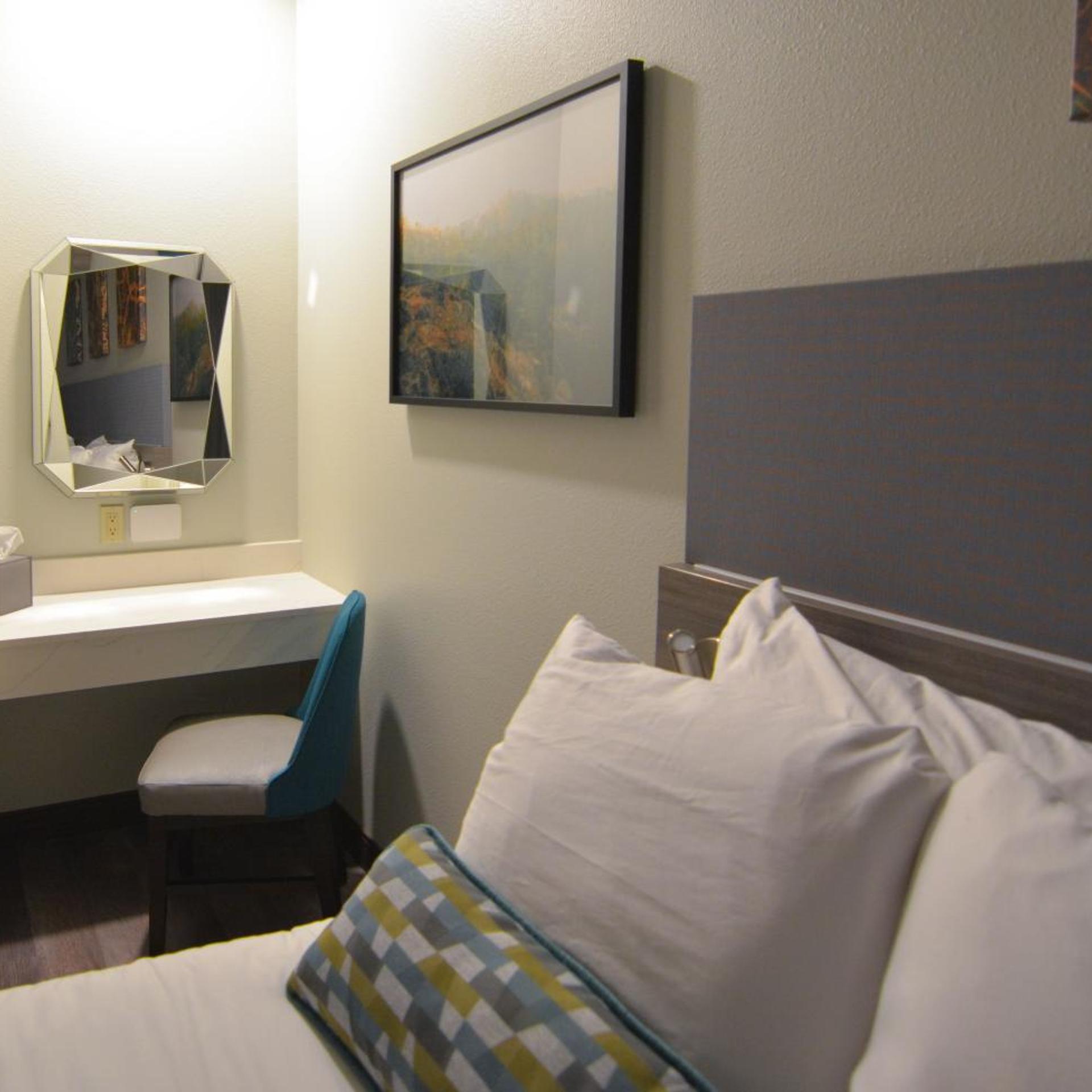 Room, King Bed, Balcony, Blue Lake Casino Hotel 8/10