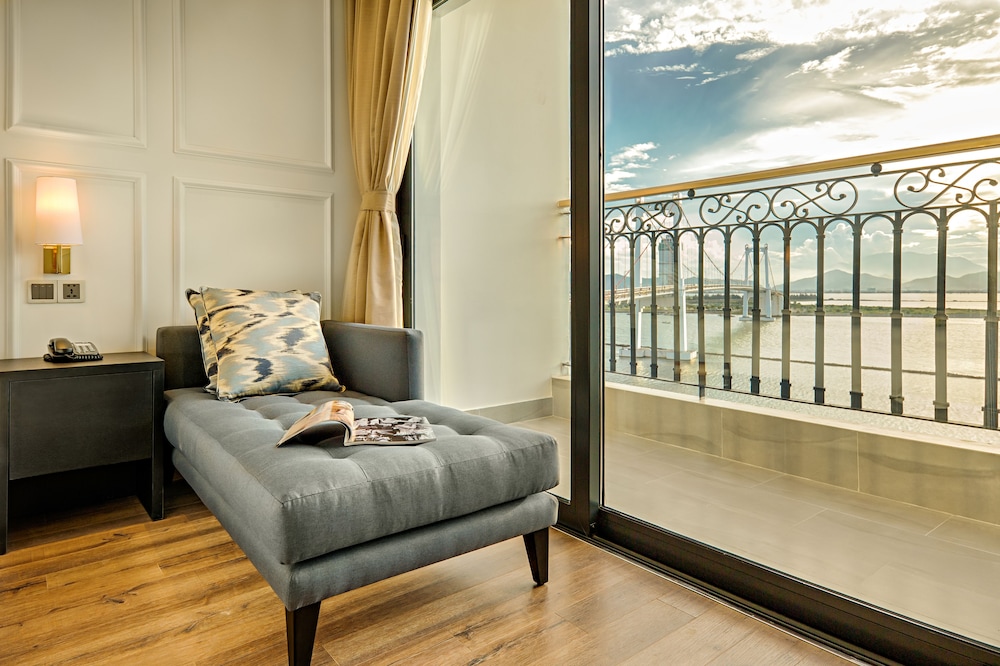 Wyndham Danang Golden Bay 15/50